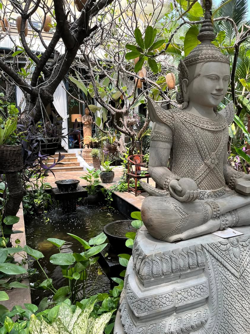 Hotel sculptures