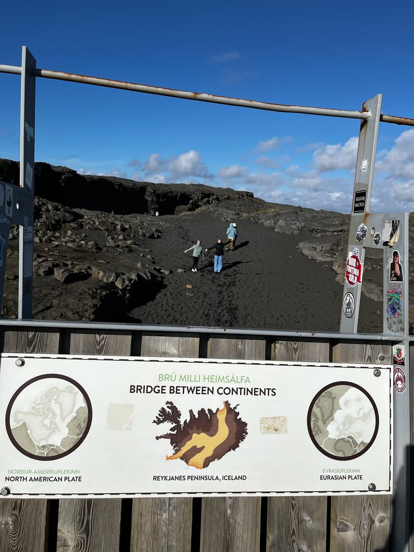 Tectonic plates bridge